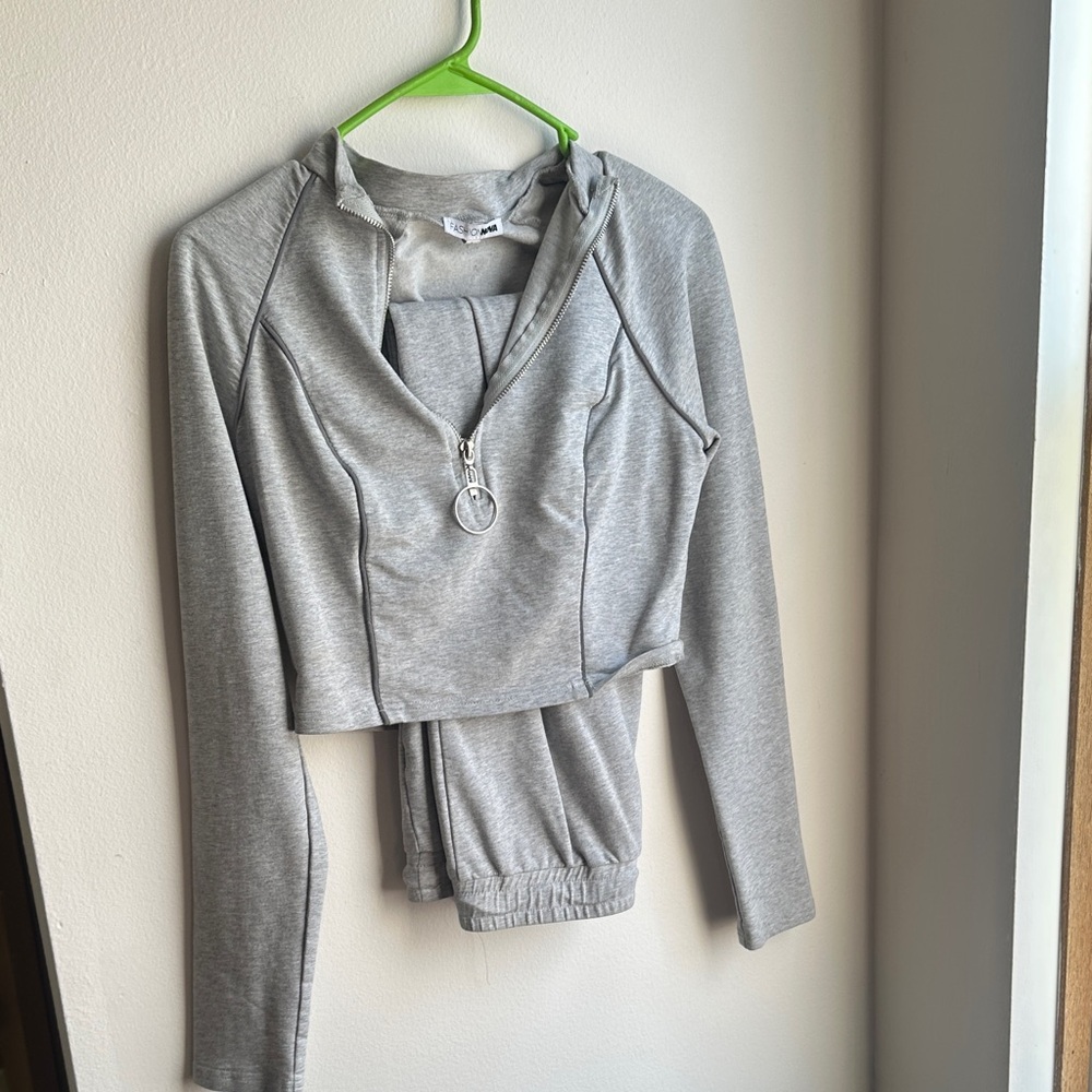 Fashion Nova Gray Zip-Up Hoodie Set